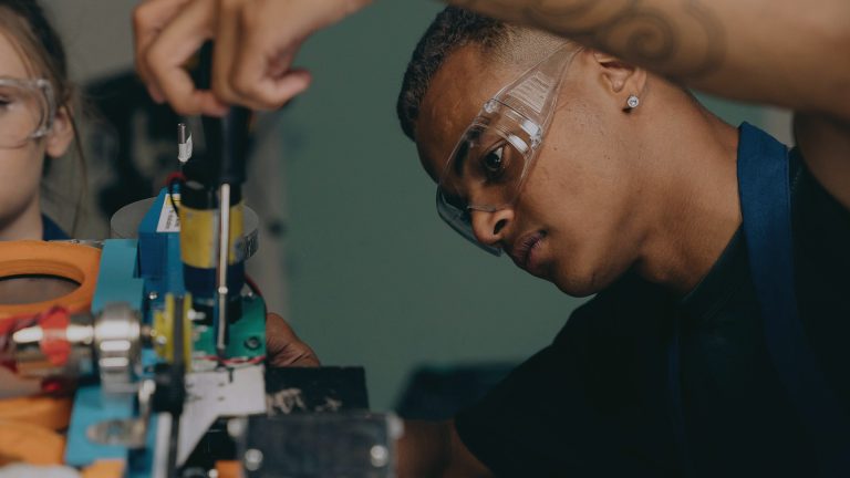 Robotics training: Key to the future of companies and workers