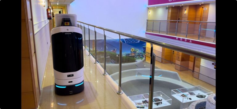 luckibot pro autodoor en acción, roomservice al más alto nivel